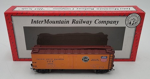 Coche frigorífico InterMountain 46702P-45 escala HO Pacific Fruit Express R-40-10 #42553 | Condition: Used