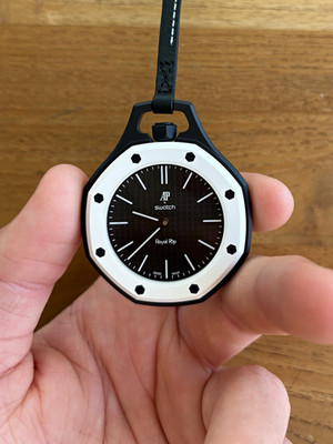 Swatch Royal Pop Ocho Negro w/ Bio-Ceramic Strap, Box and Papers