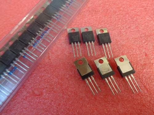 Motorola BDX33B Darlington Power Transistors 10A 80V TO220 UK STOCK x10pcs - Picture 1 of 3