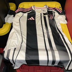 ADIDAS Juventus 25/26 Home Authentic Soccer Jersey Mens LARGE Black/White JJ4320