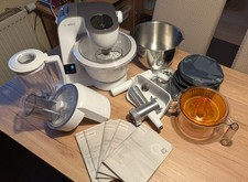 Küchenmaschine Bosch MUM5XW40 mit Timer, Waage + ganz viel Zubehör, weiß/champ. 