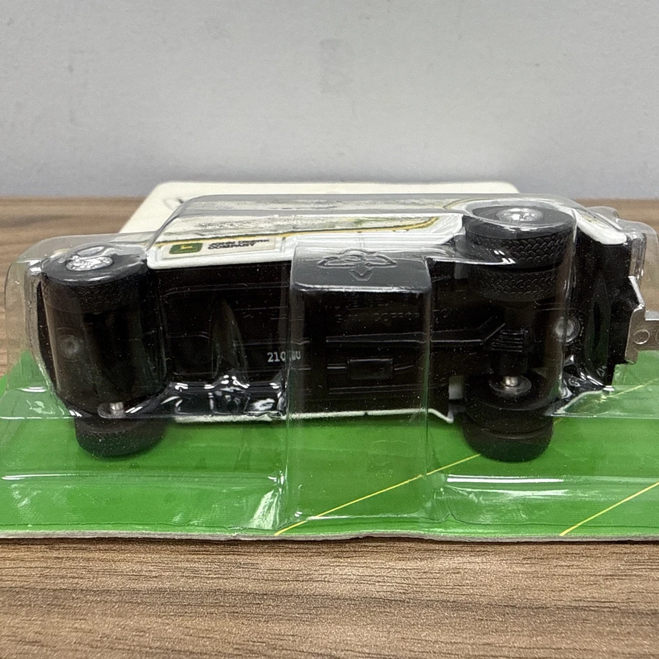 ERTL Farm Implement #5796 John Deere camioneta 4x4 *NUEVA en caja original* Foto 2 de 3