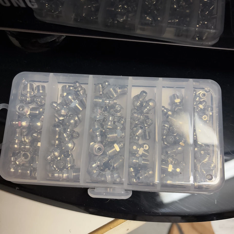 Surtido de accesorios de grasa estándar LegacyTM, estándar Foto 2 de 2