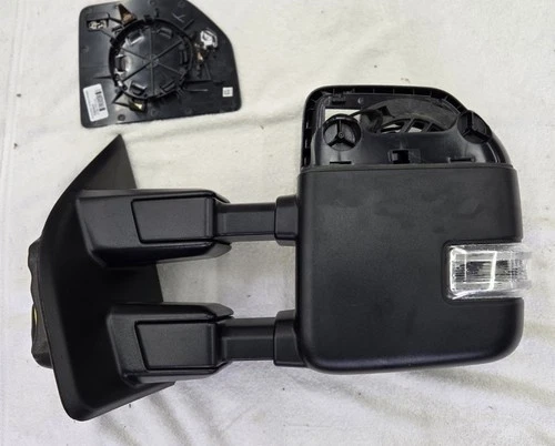 Ford F250 Driver Side Mirror from a 2021 F250 Lariat