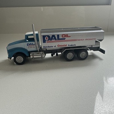 Kenworth Traktor LKW Öltankwagen PAL Oil Energy Products Winross 1:64