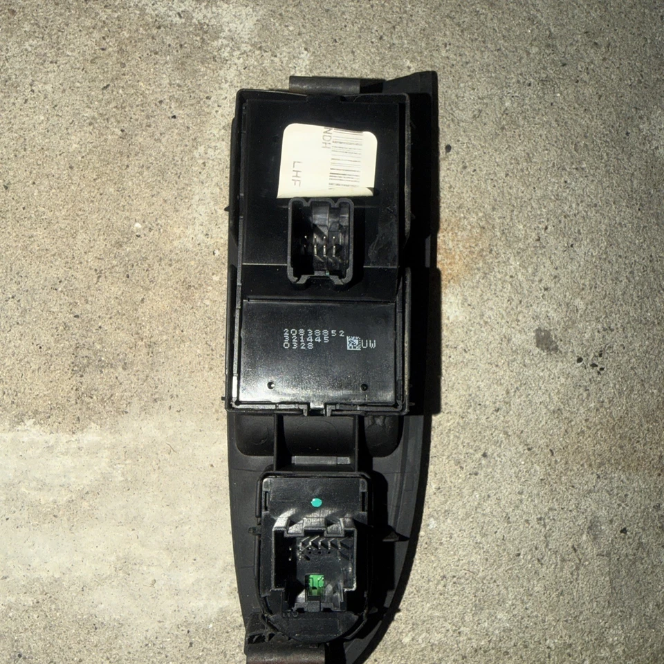 Главный выключатель стекла для водителя Chevrolet Volt 2012 2013 2014 2015 годов выпуска левый 20838852 от оригинального производителя - Изображение 2 из 3