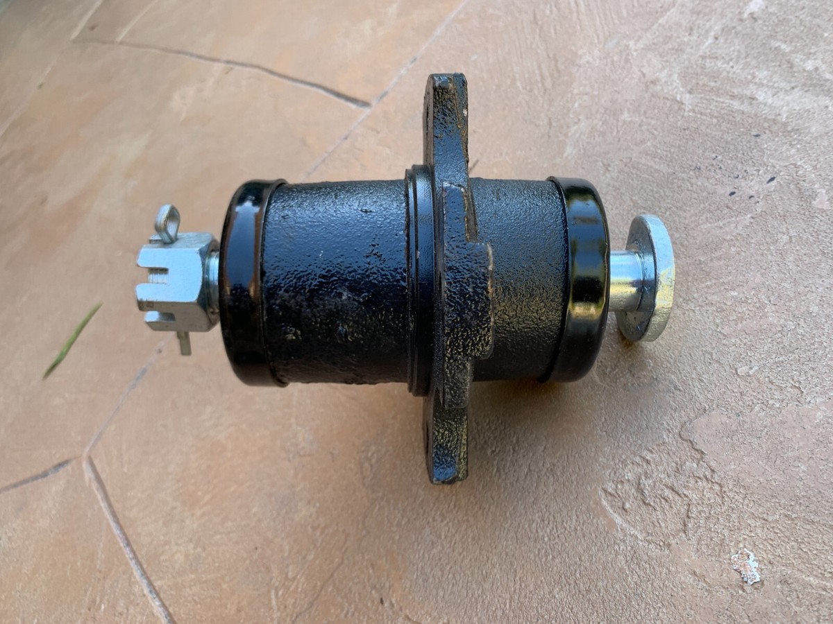 Bush Hog Heavy Duty 4-Bolt mount Tail Wheel Hub with 1