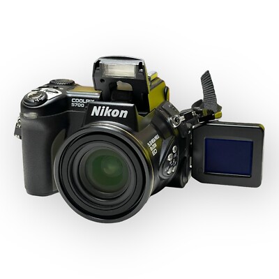 ニコン　COOLPIX5700 Nikon Coolpix 5700 5MP Digital Camera w/ 8x Optical Zoom -Need New