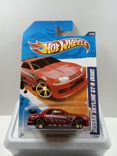 Hot Wheels Nissan Skyline GT-R (R32) 2011 Nightburnerz Red M31
