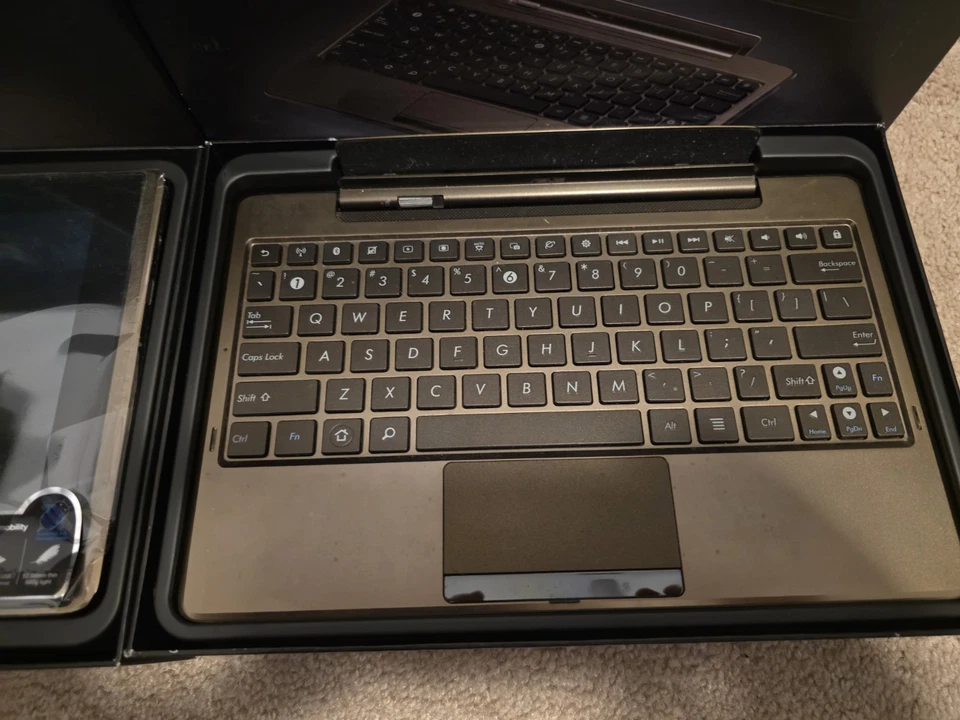 Pantalla ASUS EEE Pad Transformer TF101 10,1"" con acoplamiento móvil Foto 4 de 4