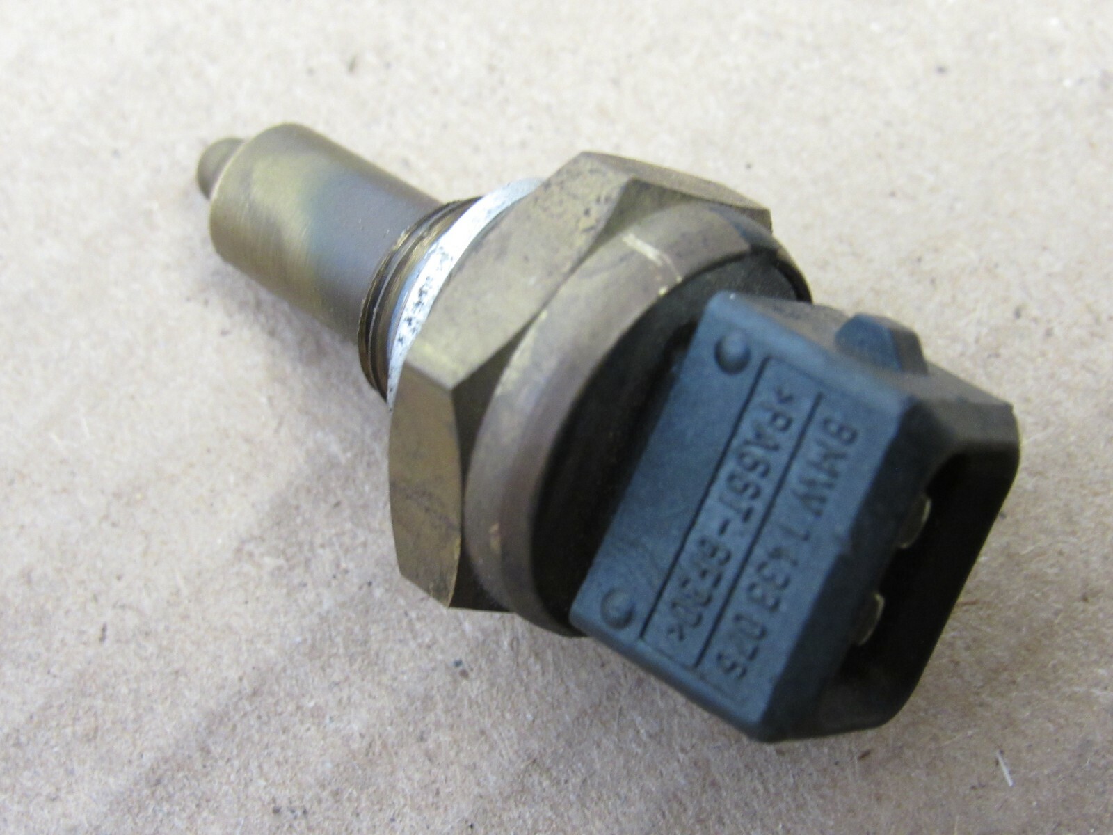 BMW TEMPERATURE TEMP SENSOR COOLANT / OIL 1433076 OEM 175441 A-76 