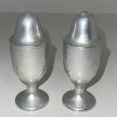 #ad Vintage MCM International Pewter Salt and Pepper 3.5” Shakers $6.26