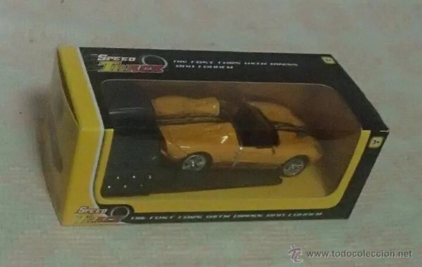 Coche de metal: Ford GTX1 2006 - 10,50 cm de largo. Con lanzador