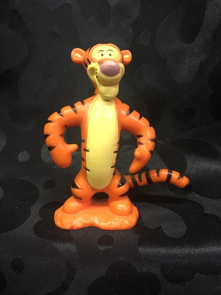 XY5- Disney WINNIE THE POOH TIGGER 3