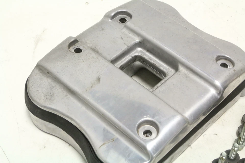 ROCKER interior y exterior Harley-Davidson Sportster y CUBIERTA y HARDWARE Foto 2 de 4