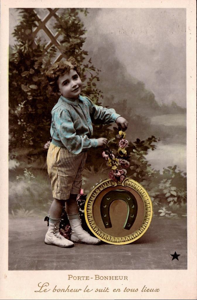 VINTAGE CARTE POSTALE- PORTE-BONHEUR - LE BONHEUR LE SUIT EN