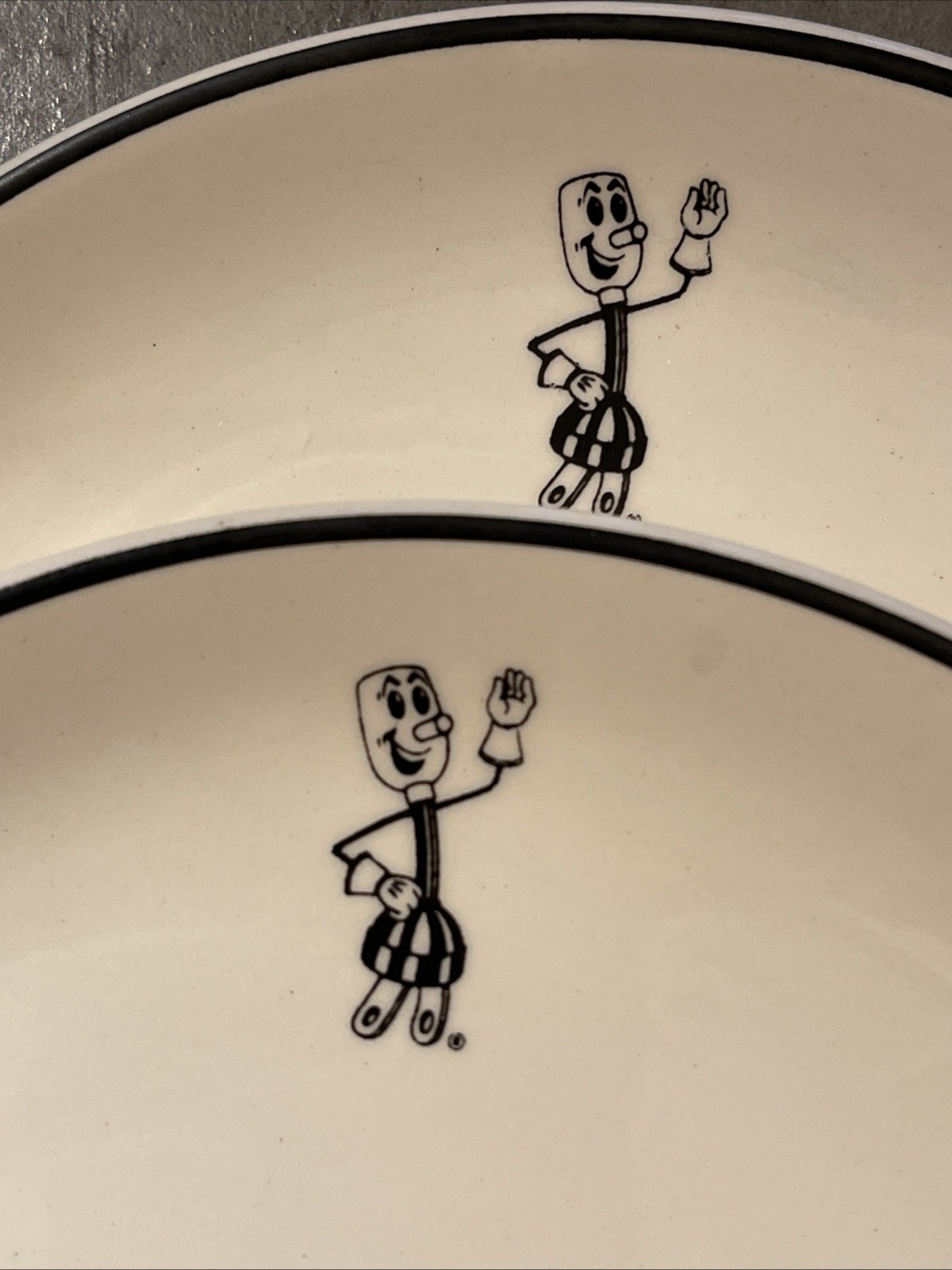 2 Vintage Electric Advertising Willie Wirehand Logo Buntingware Plates 6 Inches