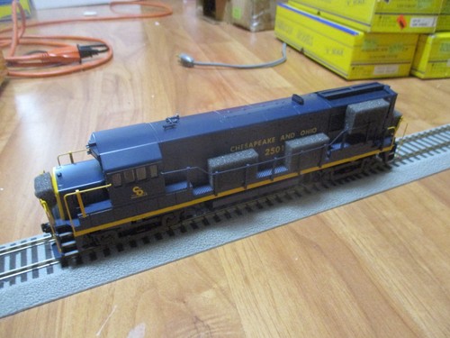 Modelos Amer C&O U25B 2501 diésel (31/5/26 Garber Coll) escala DCC | Condition: Used