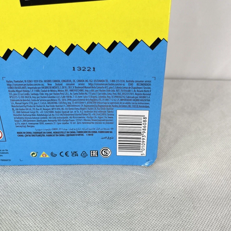 Boneco de ação Marvel Legends Retro Series Loki escala 6" Hasbro - Imagem 4 de 4