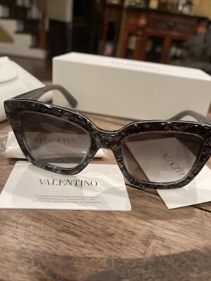 VALENTINO V667S GRAY FADED LACE PLASTIC FRAME SUNGLASSES  display picture 2