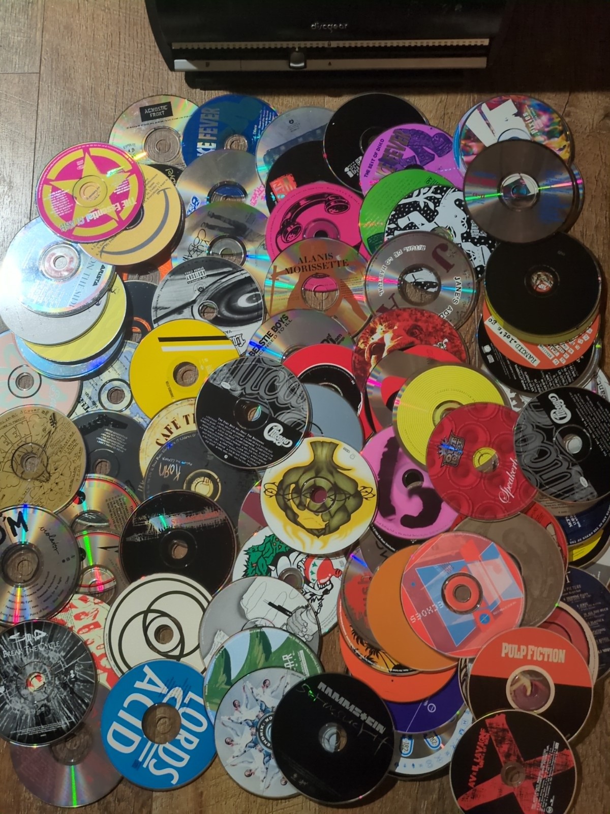 DiscGear Selector 100 Auto And Lot Of 100 Cds, Mainly Rock, Numetal And Ska