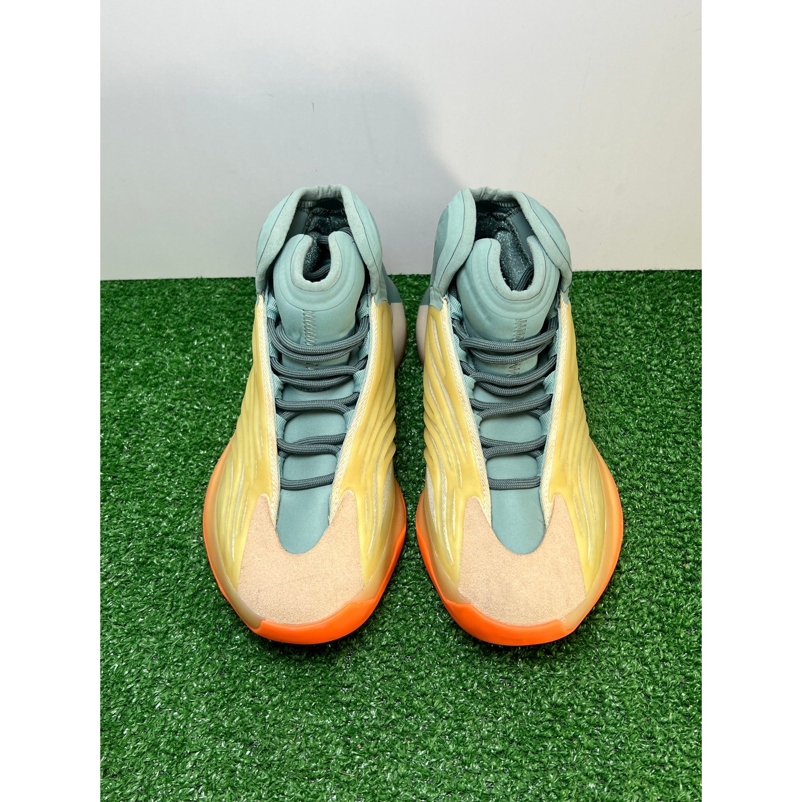 Adidas Yeezy QNTM Hi-Res Coral HP6595 SZ 8 thumbnail 3