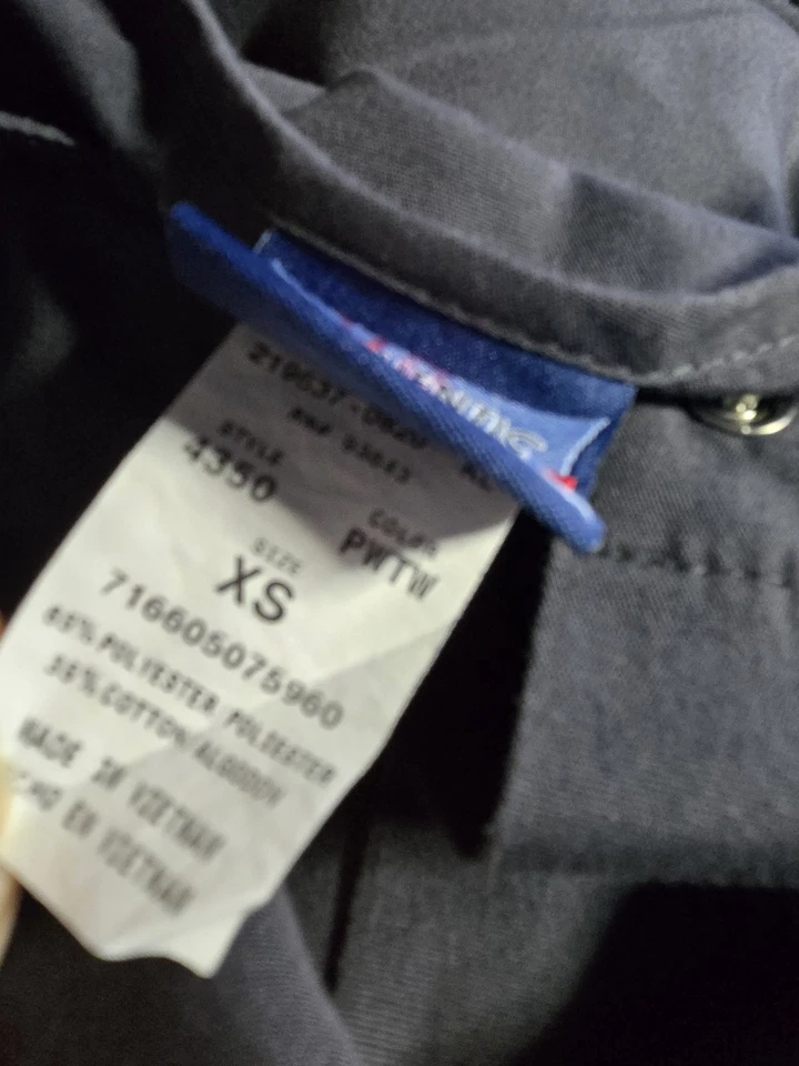 Cherokee scrub jacket Size XS-Grey/Pewter Snap Front-Chest 21.5"/L 26.5" - Image 3 of 4