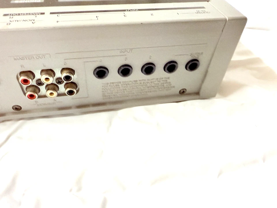 Roland VS-840 Digital Studio Workstation Used, Power-On Tested 2 ZIP Disks - Image 4 of 4