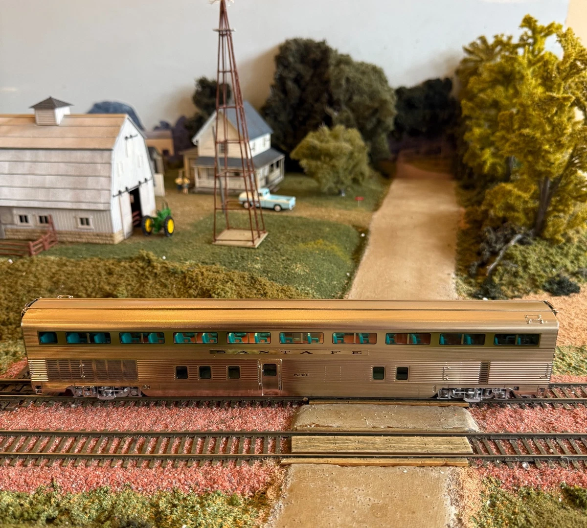 HO Overland Brass OMI-3494.1 Santa Fe 68-Seat Hi Level Chair Car #530. NIB.
