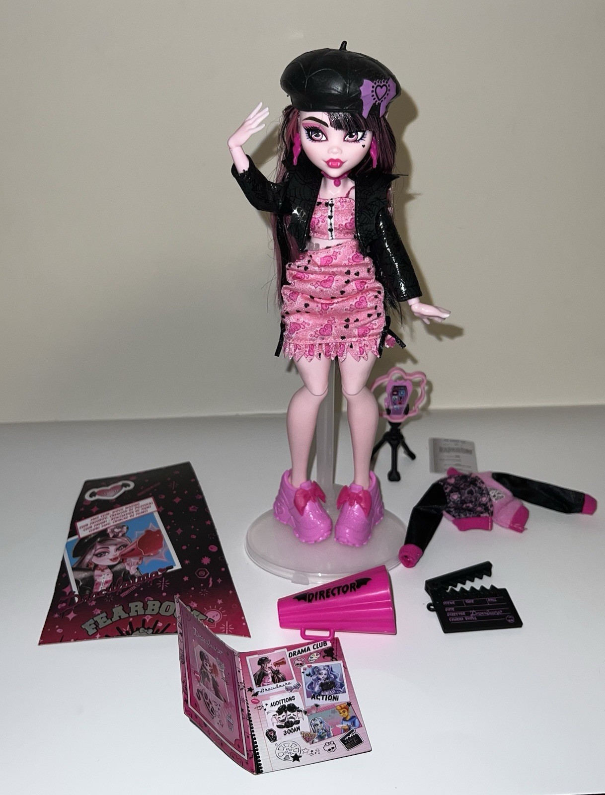 Monster High Fearbook Draculaura Mattel New Pink Fashion Vampire Vamp Beret Doll