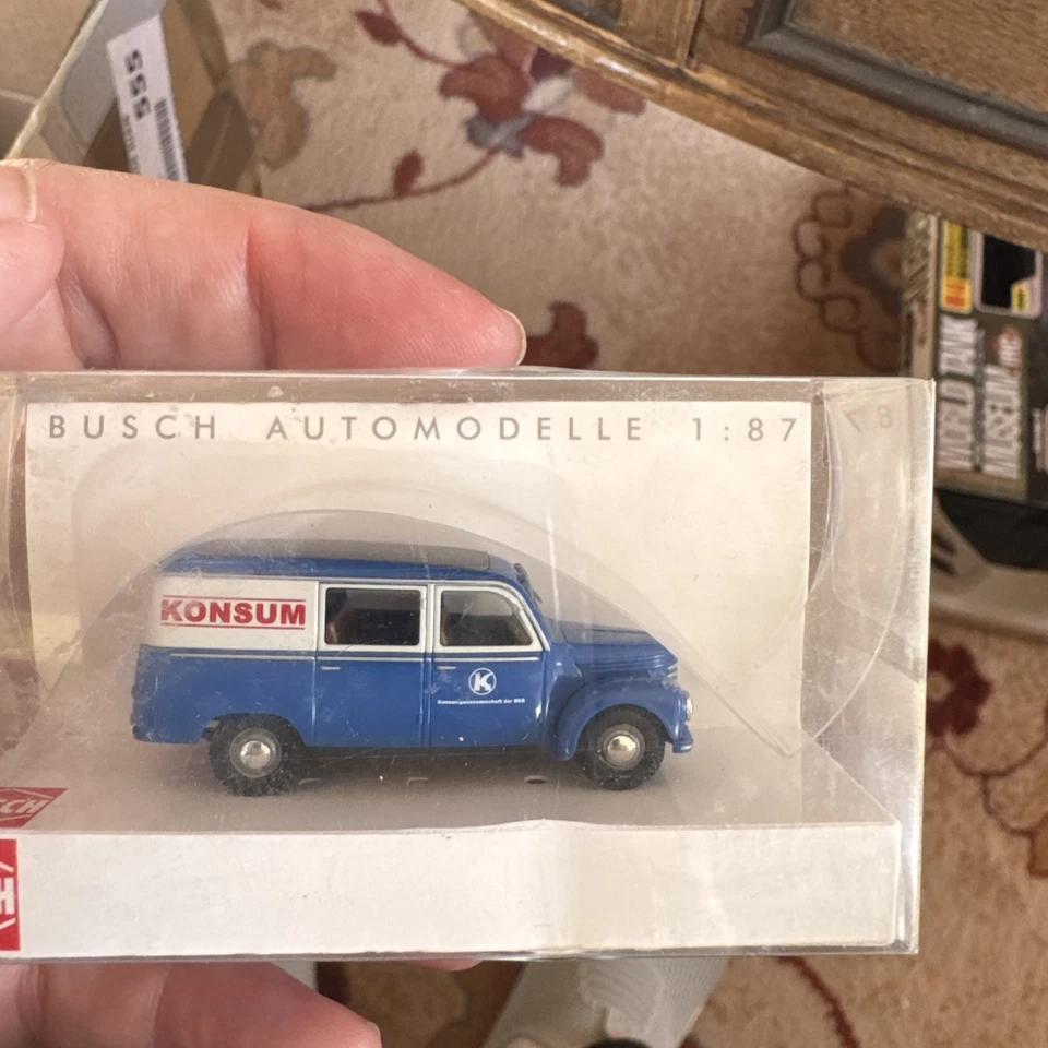 Lot of 9 Busch 1:87 HO Scale Vintage Commercial Vehicles – French & American - Immagine 4 di 4