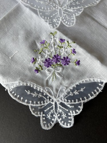 3 Vintage Women’s Dainty Hankies Embroidered Flowers Lace Butterfly Pink Linen - Picture 4 of 10