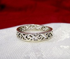 925 STERLING SILVER THIN CUT OUT BAND RING 2.3 GRAMS SIZE 9.25