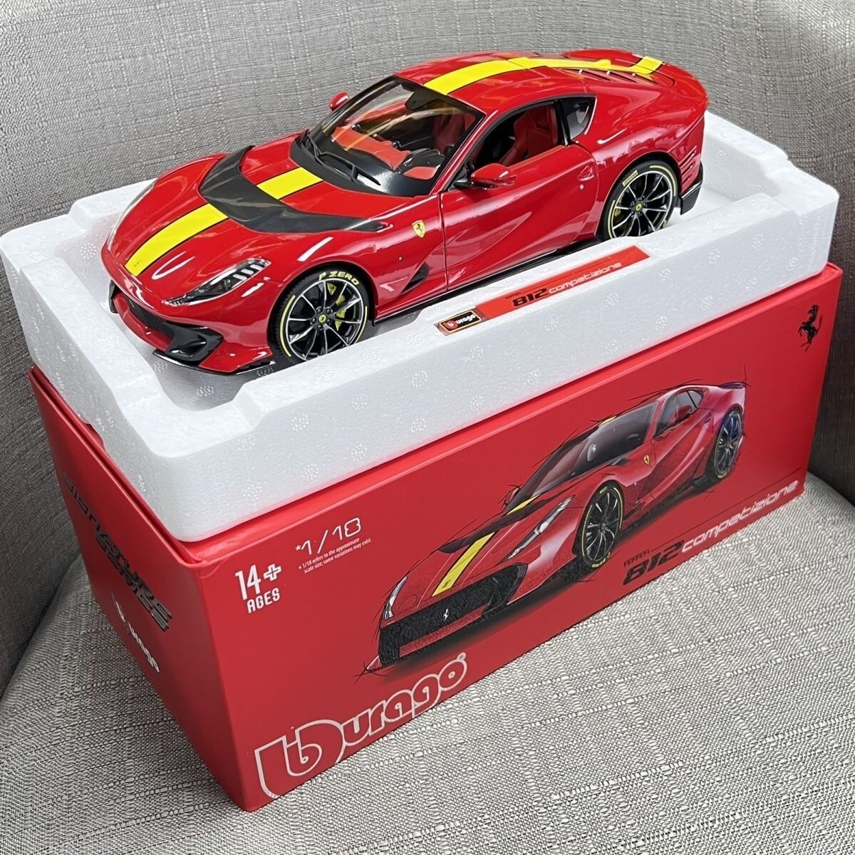 Bburago 1:18 Ferrari 812 Competizione Diecast Model Car Gift