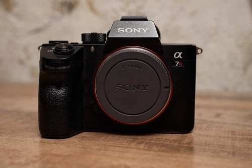 Sony Alpha A7R III 42.4 MP Digitalkamera - Schwarz (Nur Gehäuse)