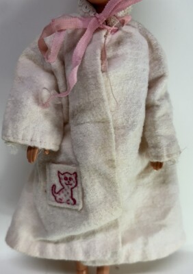 Vintage 1964 Skipper ''Dreamtime'' Barbie Doll Pink Bath Robe Cat on Pocket #1909