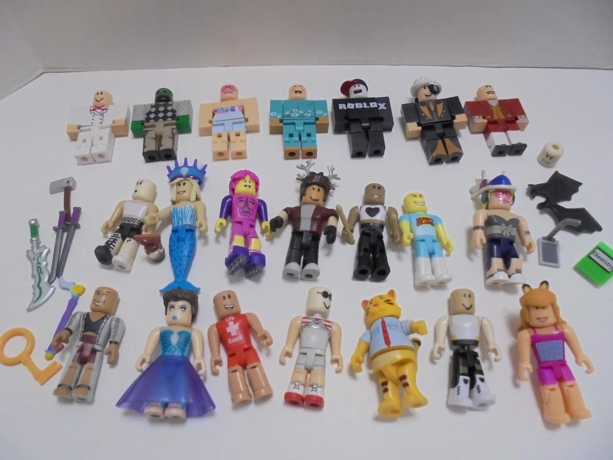 Roblox Toys Action Figures Lot of 28 pcs Figure Pack +Accessories