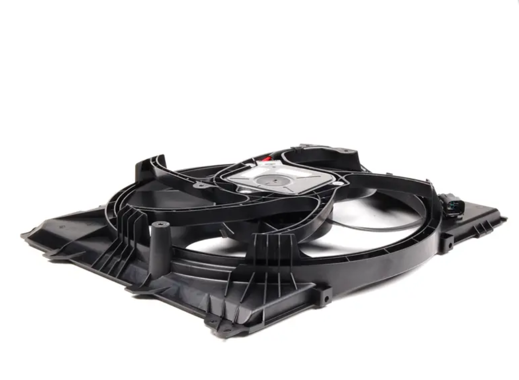 BMW 1 Coupe E82 Engine Cooling Fan Assembly 17117590699 7590699
