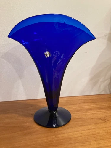 Blenko Hand Made Cobalt Blue Glass Fan Vase & Original Sticker 1980s-1990s 12 in