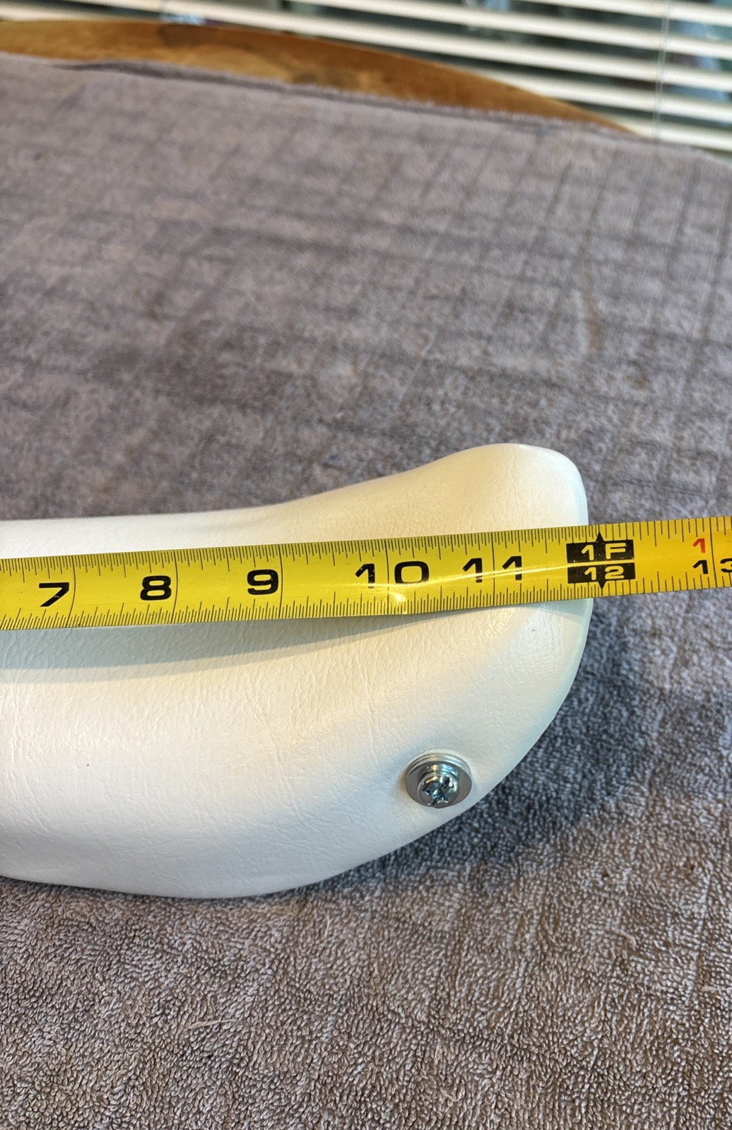12&rdquo; White Banana Seat Nos / Huffy Murray Schwinn Midget Lil Chik