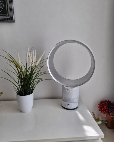 14" tabletop Bladeless  fan with  remote control (Silver) Safer , easy clean