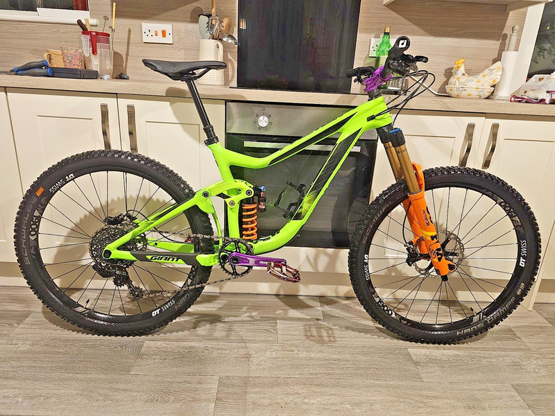 Giant Reign Advanced Full Carbon Fiber Mountain Bike - 2018 Medium