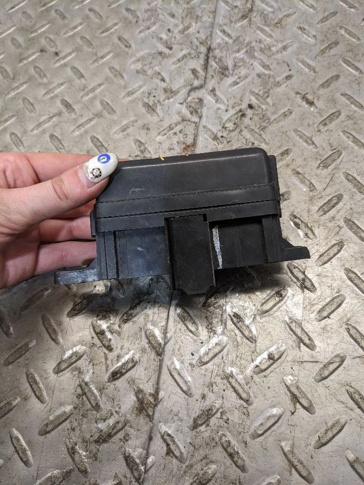 MAIN FUSE BOX 80 AMP 30 AMP MAZDA B2000 B2200 B2600i 1986-1993 Genuine O 1174102 - Image 3 of 4