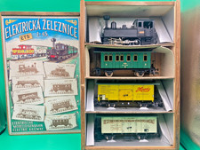 ETS O GAUGE TRAIN SET No 132 0-6-0T 310.001 WOODEN BOX SET WITH AN OVAL OF TRACK