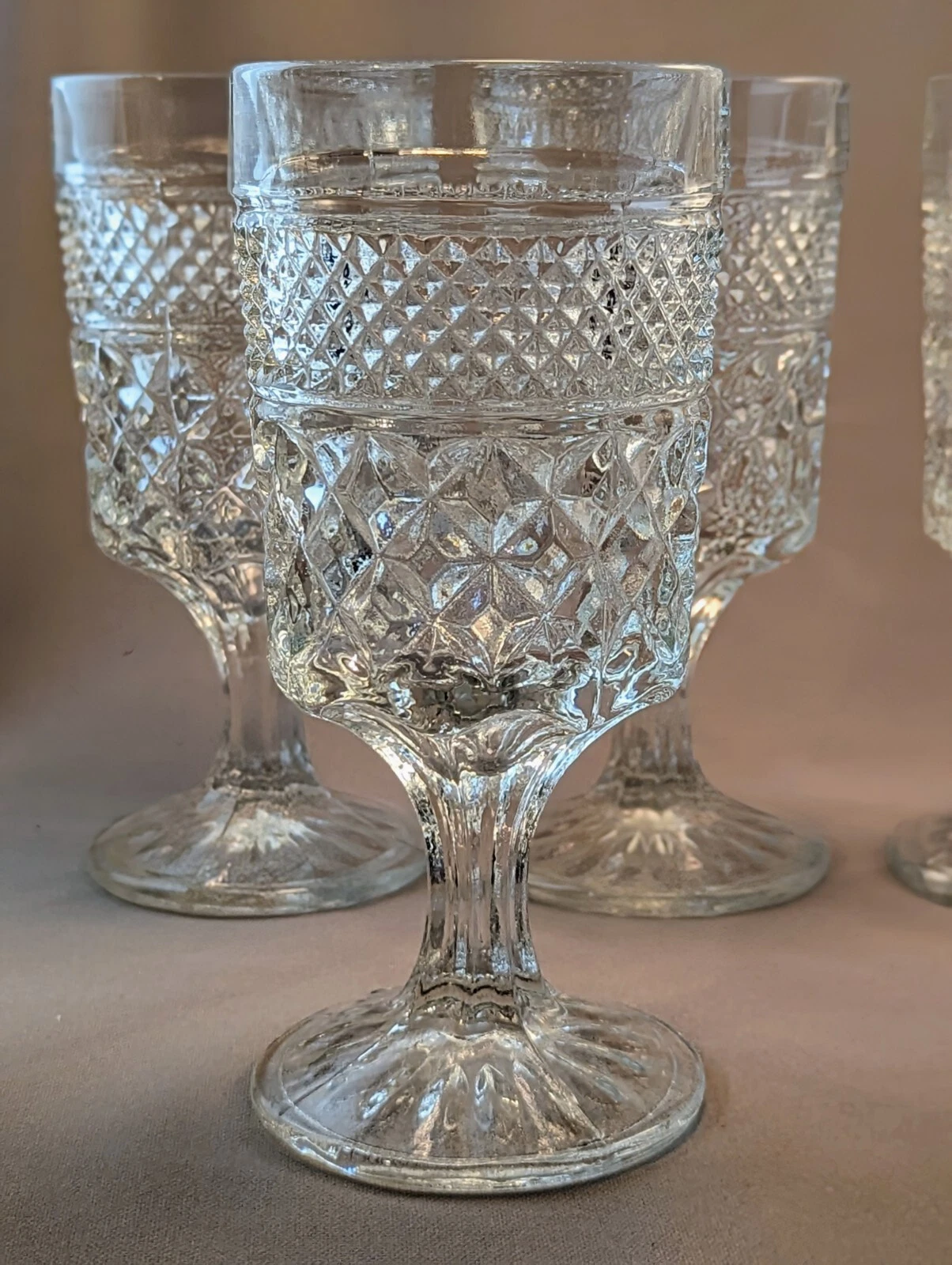 (1 PC) Anchor Hocking Wexford 6.5" Water Wine Goblet Clear Diamond Pattern VTG