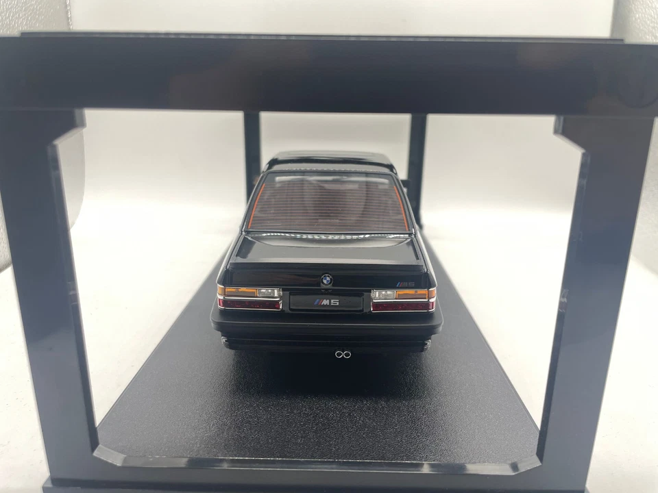Maxima Models 1:18 Scale Resin Model Car BMW M5 Black New in Box - Image 2 of 4