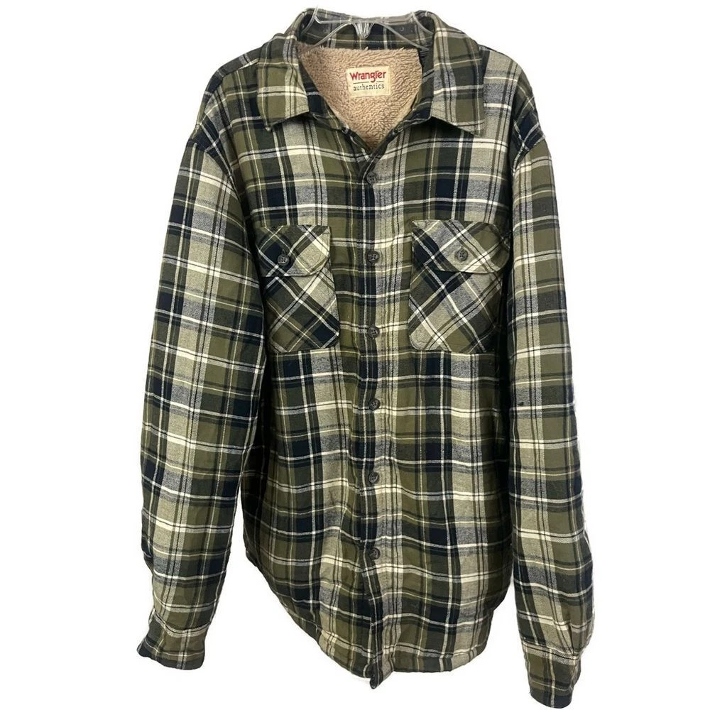 Wrangler Men's Sherpa Lined Green Flannel Outdoor Button Front Shirt- Size M