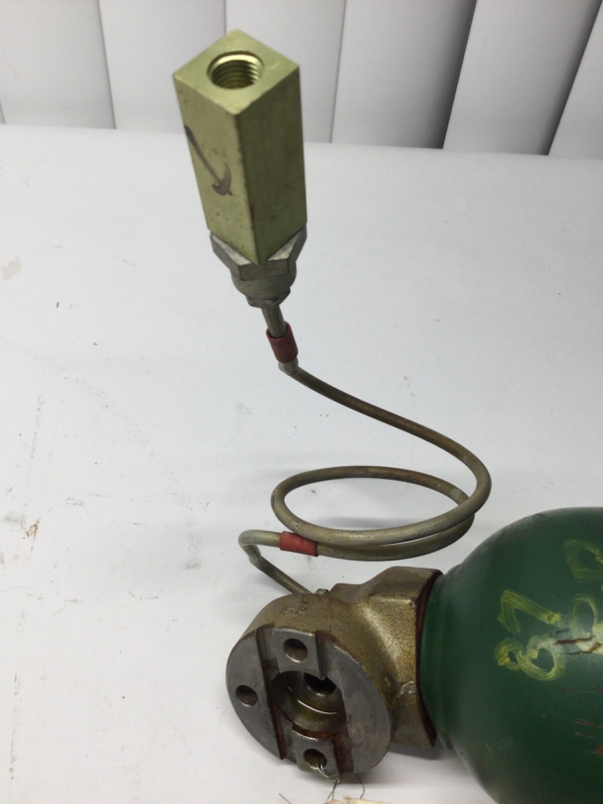 1987 Rolls Royce Bentley Rear Right Passenger Damper Accumulator Ball Reservoir