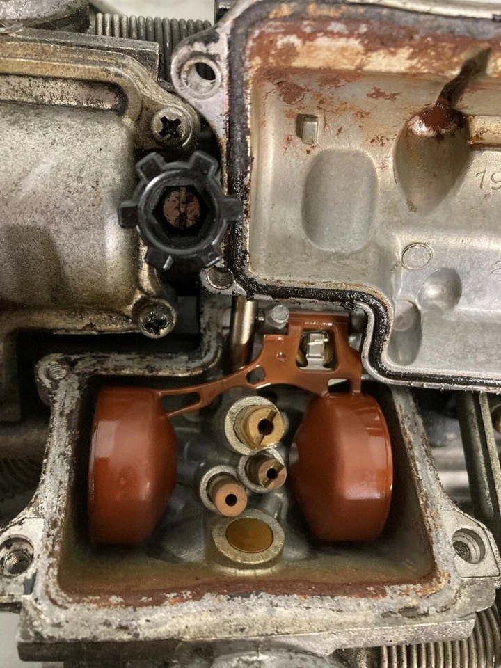 85 Honda VF 1100 V65 VF1100 C Magna Carburadores Set Rack Foto 4 de 4