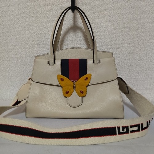 Excellent condition Gucci Totem Medium Shelley Line White Leather Handbag Should